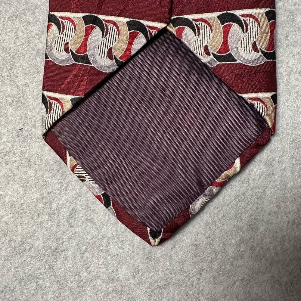 Oleg Cassini Silk Geometric Pattern Men's Necktie Burgundy - Picture 5 of 8